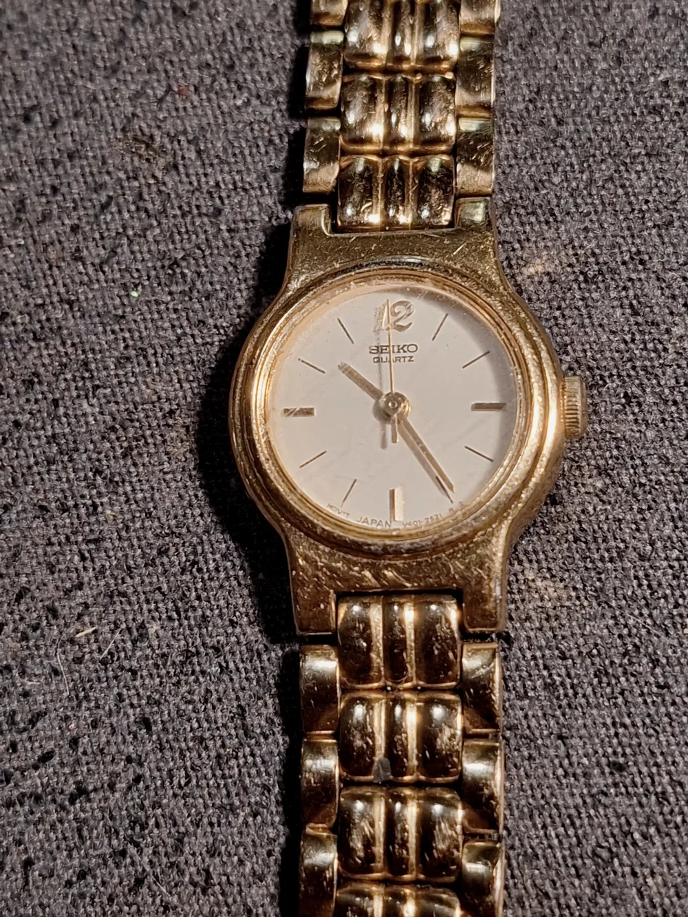 Vintage Seiko Gold Tone Quartz Ladies Watch V401-0988 NEW BATTERY RUNS GREAT!